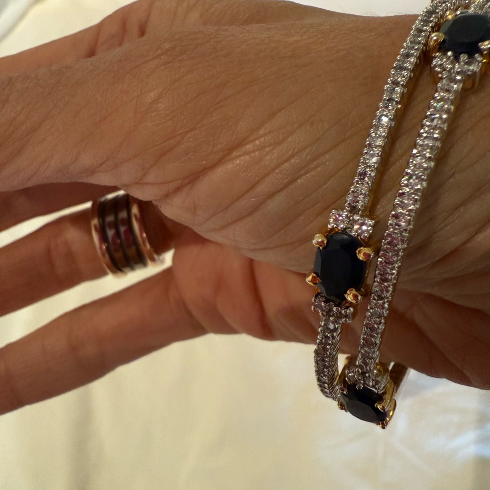 Elegant Gold and Black Stone Bracelet